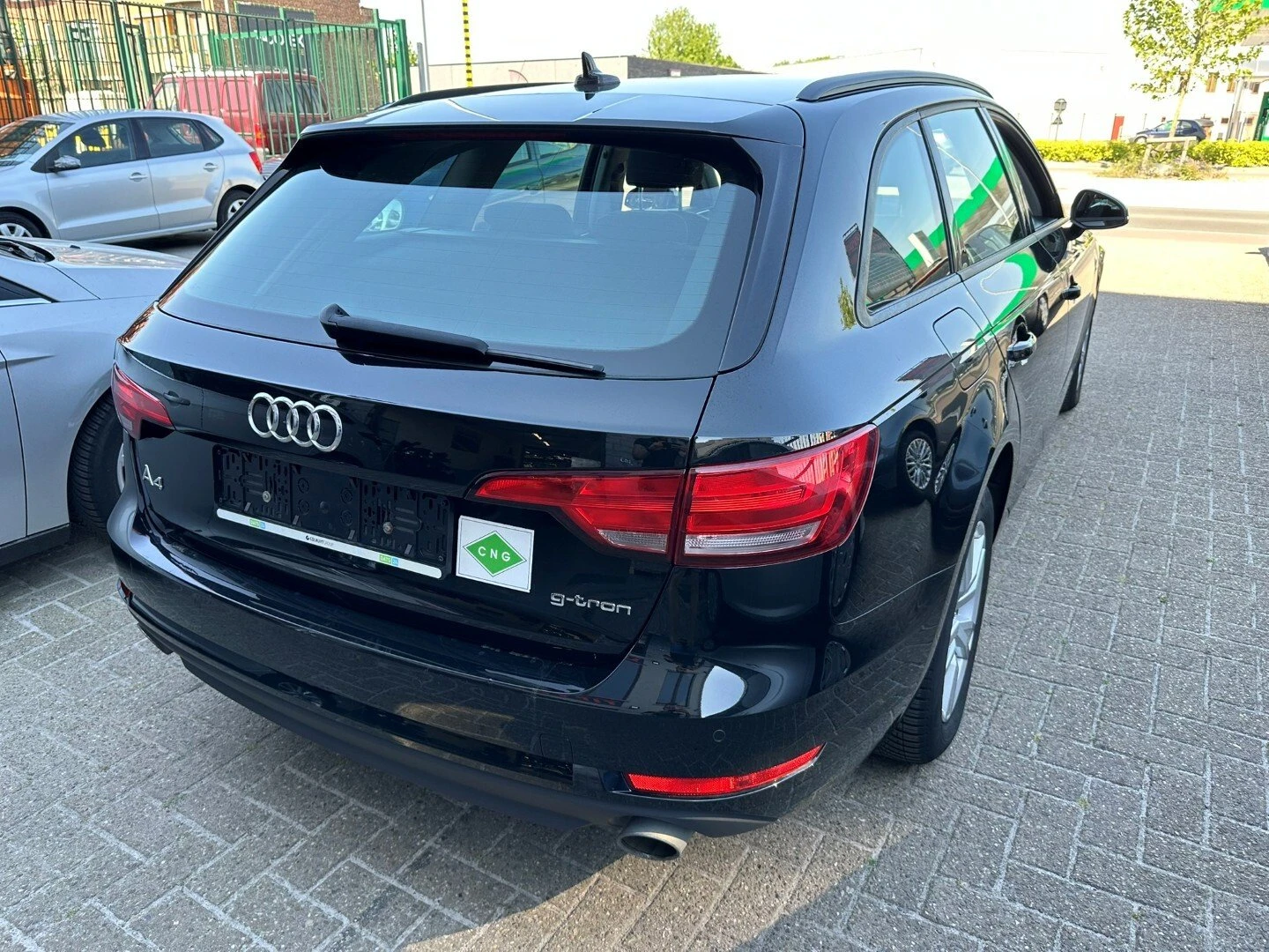 Audi A4 G-TRON AVANT, снимка 2 - Автомобили и джипове - 56471684