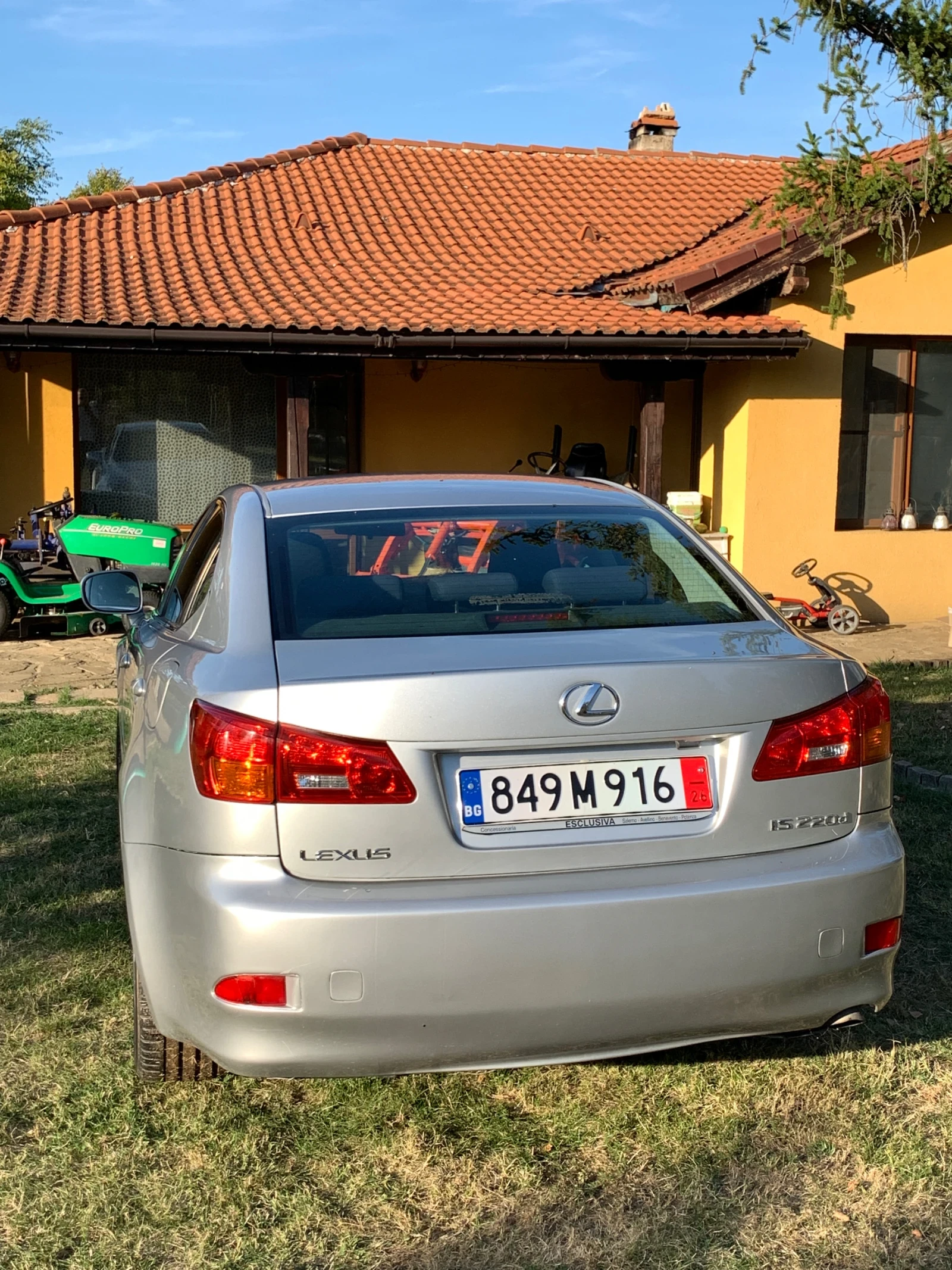 Lexus IS 220d, снимка 10 - Автомобили и джипове - 56481092