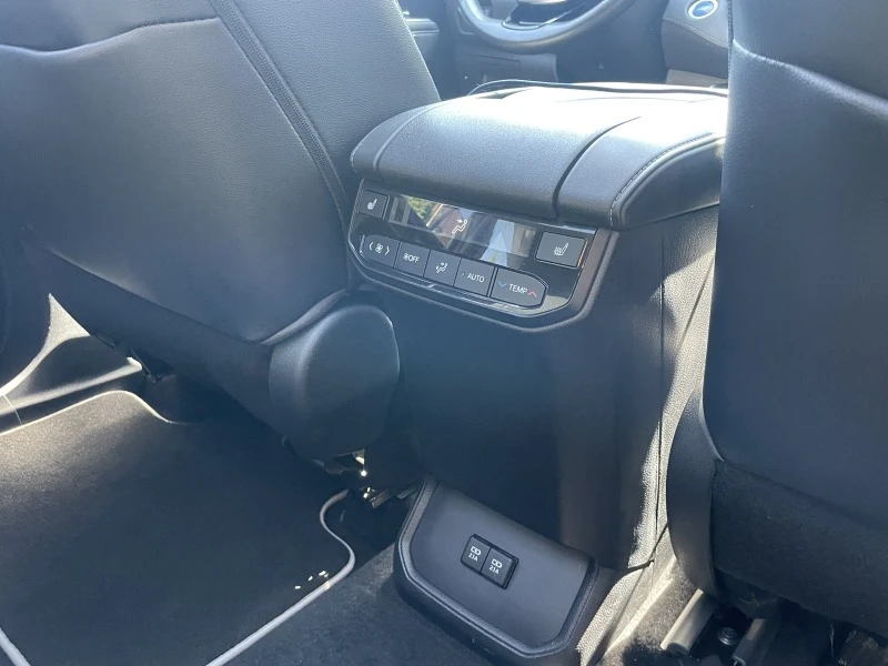 Toyota Highlander 2.5 Hybrid = MGT Select 2= 7 Seats, снимка 13 - Автомобили и джипове - 46309450