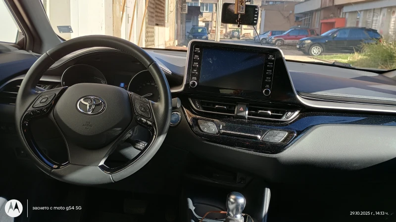 Toyota C-HR 1.8 Hybrid, снимка 9 - Автомобили и джипове - 52236873