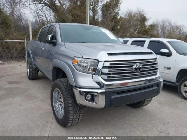 Toyota Tundra LIMITED, Минимална щета!, снимка 1 - Автомобили и джипове - 48815245