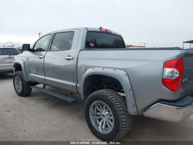 Toyota Tundra LIMITED, Минимална щета!, снимка 6 - Автомобили и джипове - 48815245