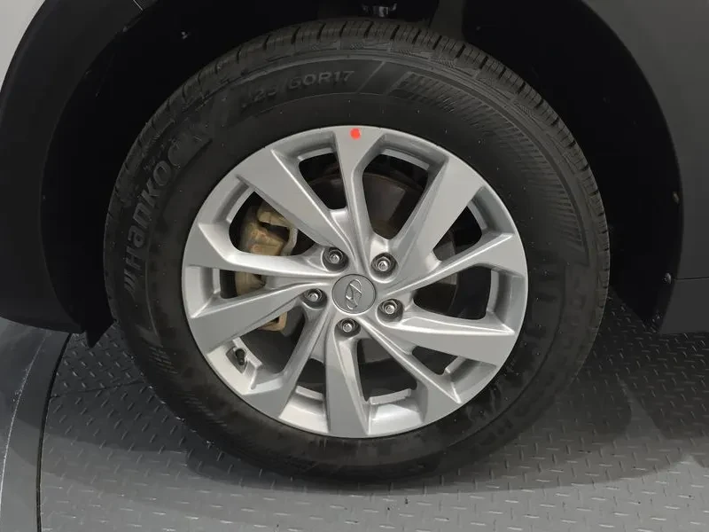 Hyundai Tucson Diesel 1.6 2Wd Smart, снимка 5 - Автомобили и джипове - 55048104