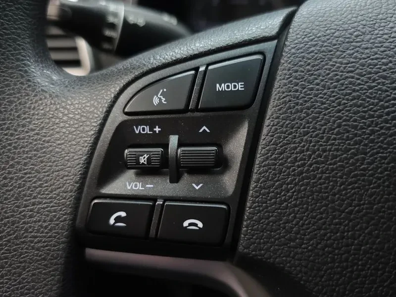 Hyundai Tucson Diesel 1.6 2Wd Smart, снимка 16 - Автомобили и джипове - 55048104