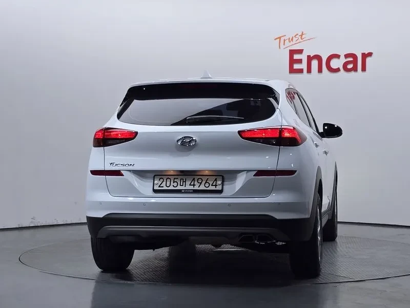 Hyundai Tucson Diesel 1.6 2Wd Smart, снимка 4 - Автомобили и джипове - 55048104