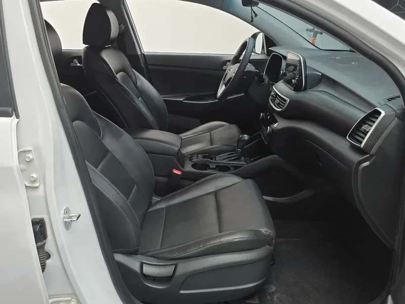 Hyundai Tucson Diesel 1.6 2Wd Smart, снимка 11 - Автомобили и джипове - 55048104