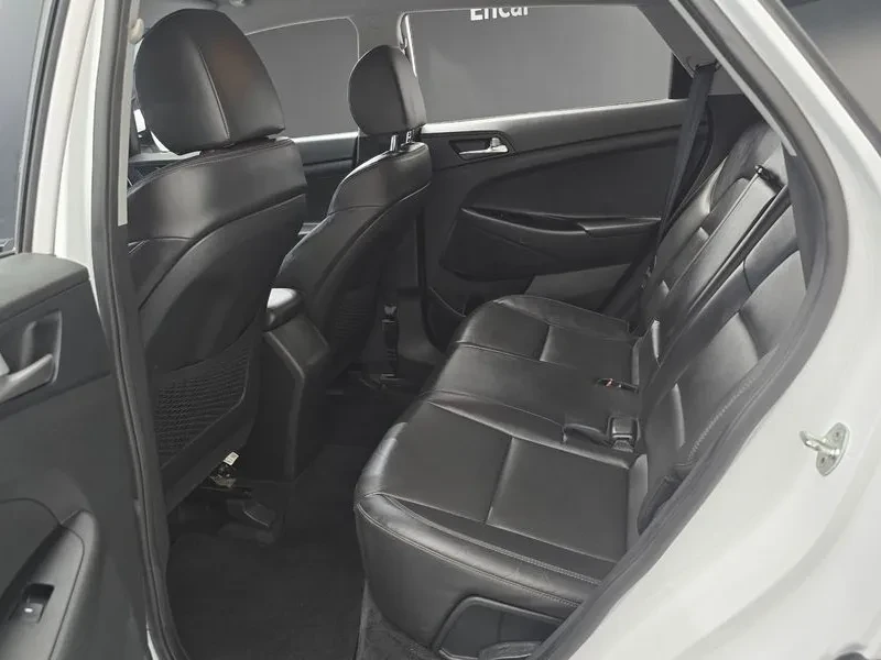 Hyundai Tucson Diesel 1.6 2Wd Smart, снимка 12 - Автомобили и джипове - 55048104