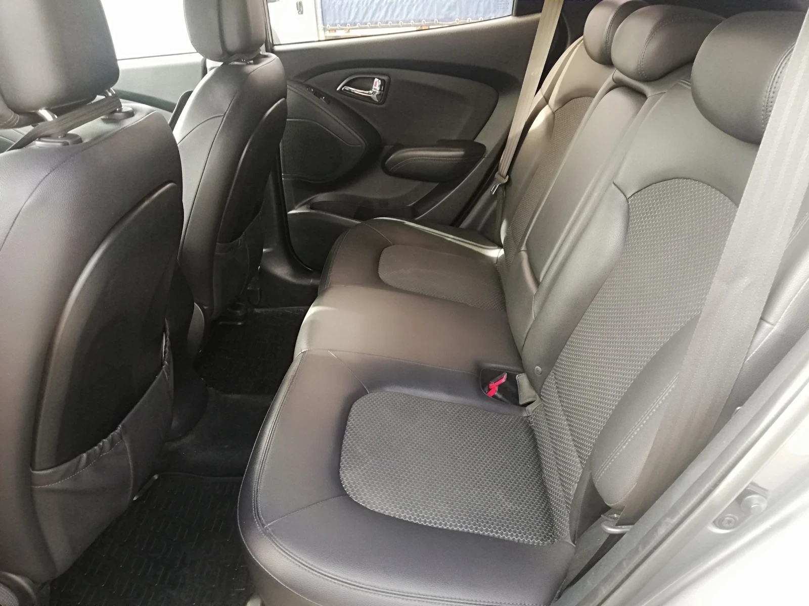 Hyundai IX35 SUV - изображение 3