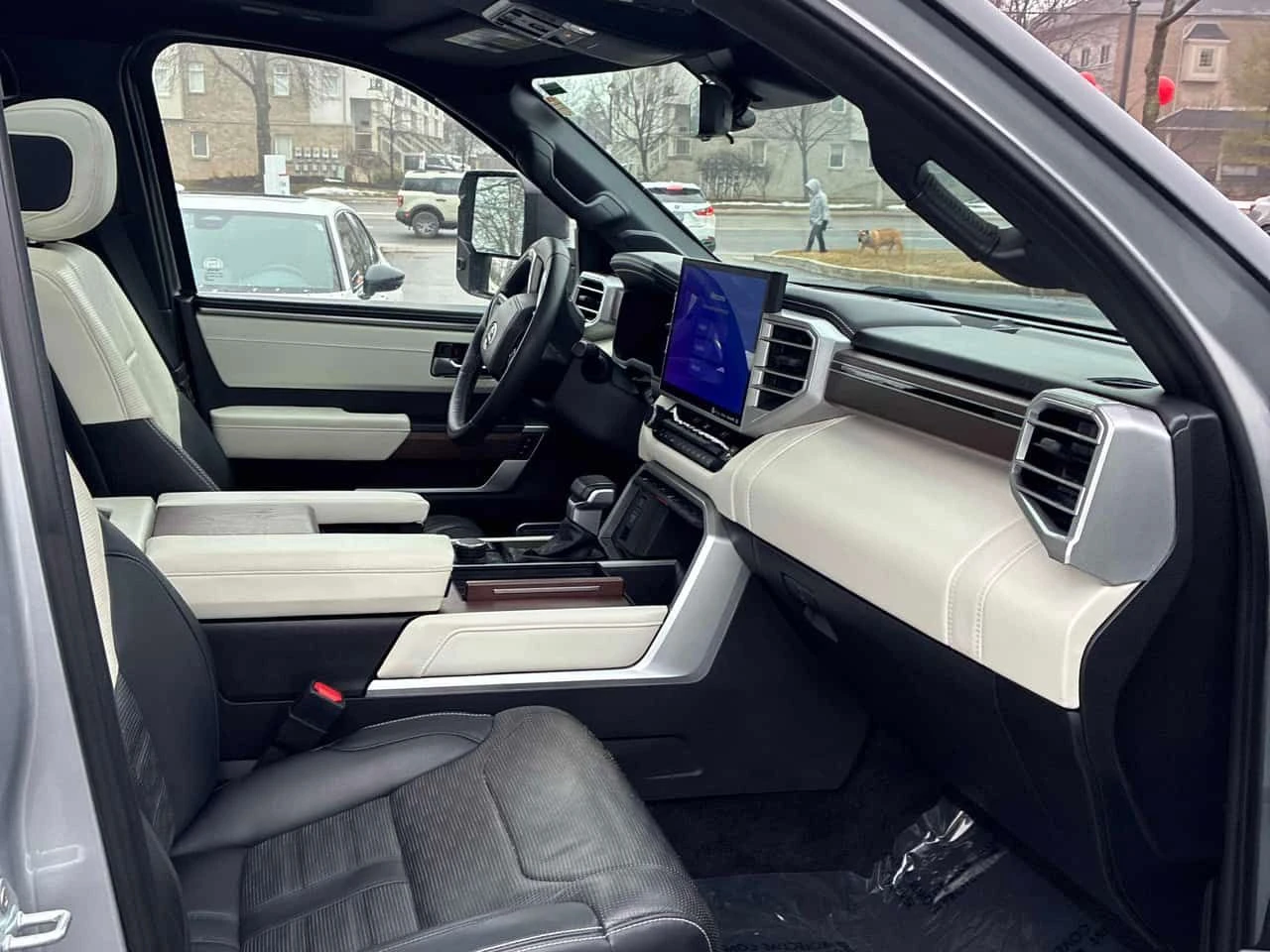 Toyota Tundra * Capstone Hybrid * 2 КЛЮЧА* PANO* ПОДГРЕВ* KEYLES, снимка 16 - Автомобили и джипове - 53782075