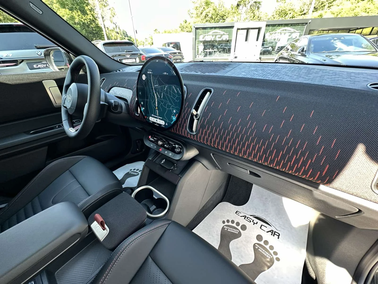 Mini Countryman Е/HUD/ CAMERA/Paket JCWTrim, снимка 13 - Автомобили и джипове - 55050652