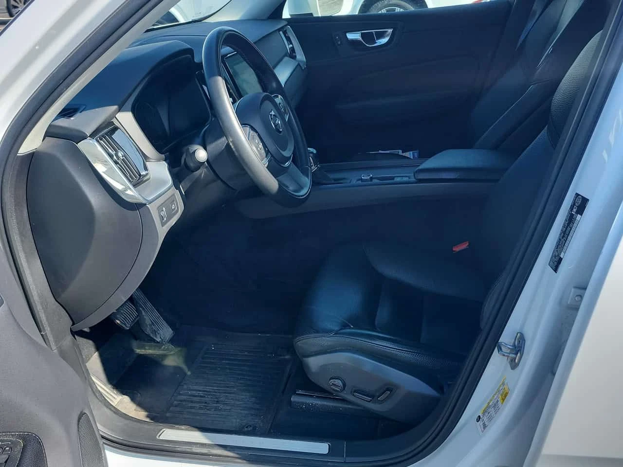 Volvo XC60 * Momentum * CARFAX * БЕЗ ПЪРВОНАЧАЛНА ВНОСКА, снимка 10 - Автомобили и джипове - 55408443