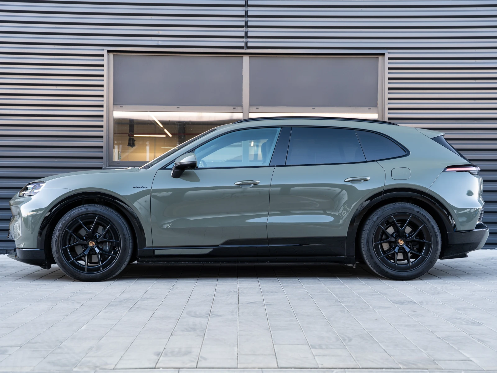 Porsche Cayenne Electric, снимка 2 - Автомобили и джипове - 56067385