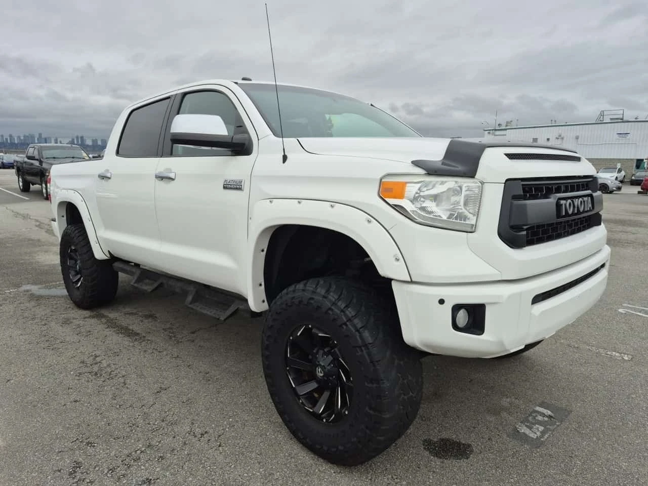 Toyota Tundra Platinum * CARFAX * ФИНАНСИРАНЕ, снимка 5 - Автомобили и джипове - 56261786