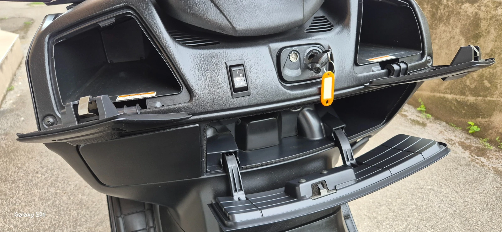 Suzuki Burgman Executive, снимка 14 - Мотоциклети и мототехника - 52622342