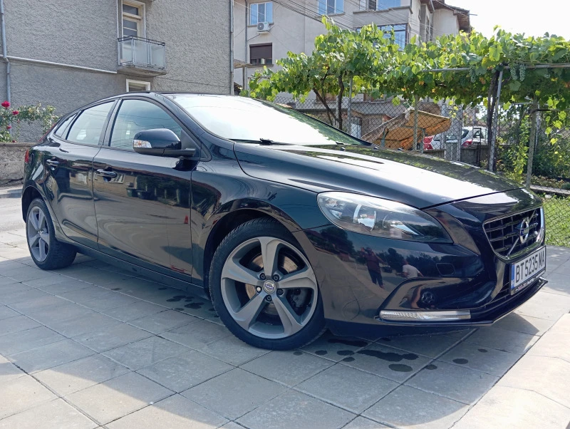 Volvo V40, снимка 4 - Автомобили и джипове - 46663964