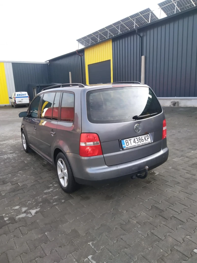 VW Touran, снимка 7 - Автомобили и джипове - 48359832