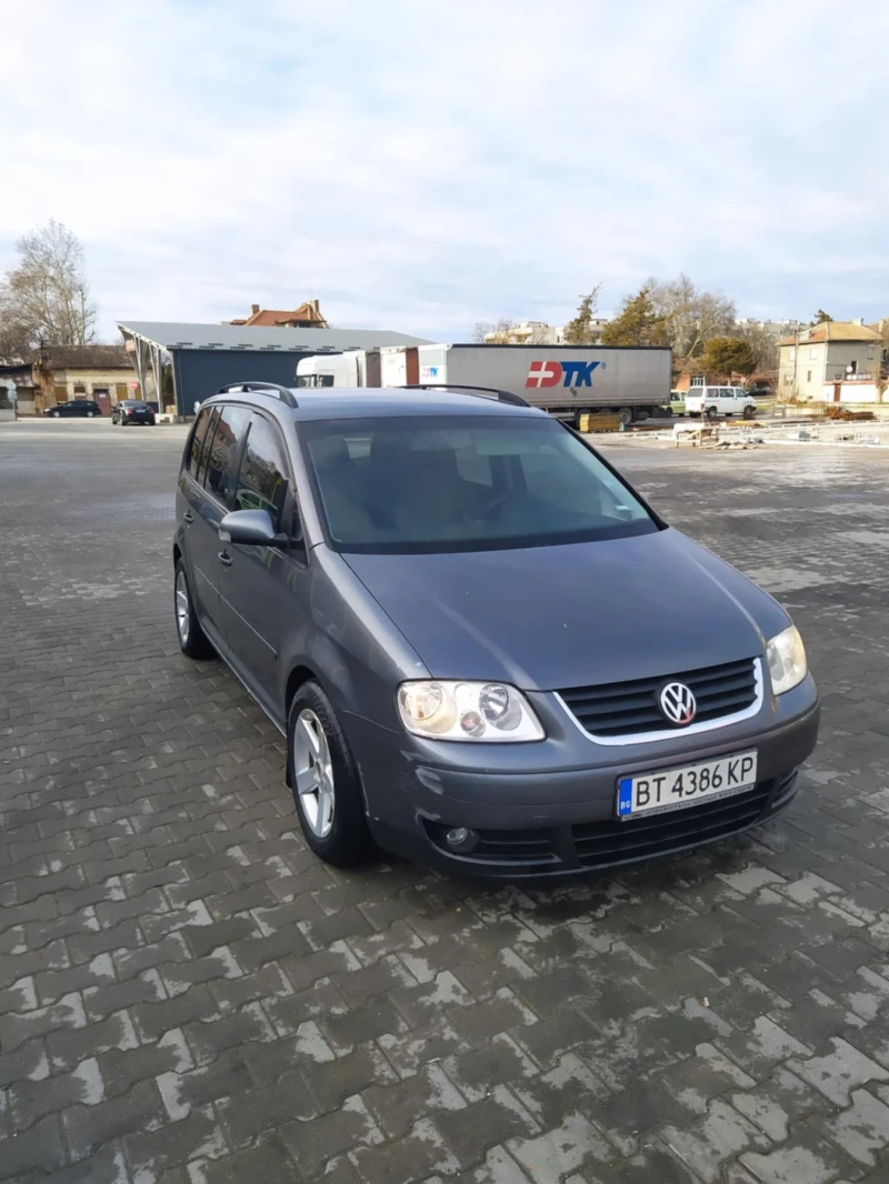 VW Touran, снимка 5 - Автомобили и джипове - 48359832