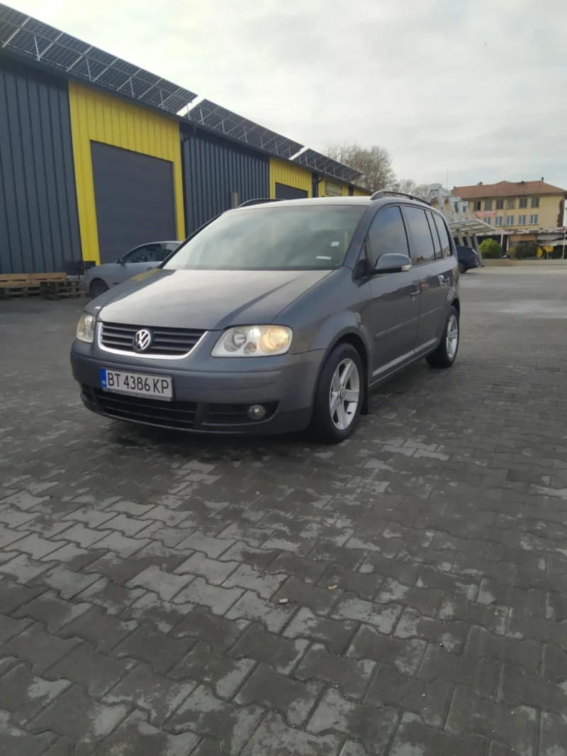 VW Touran, снимка 3 - Автомобили и джипове - 48359832