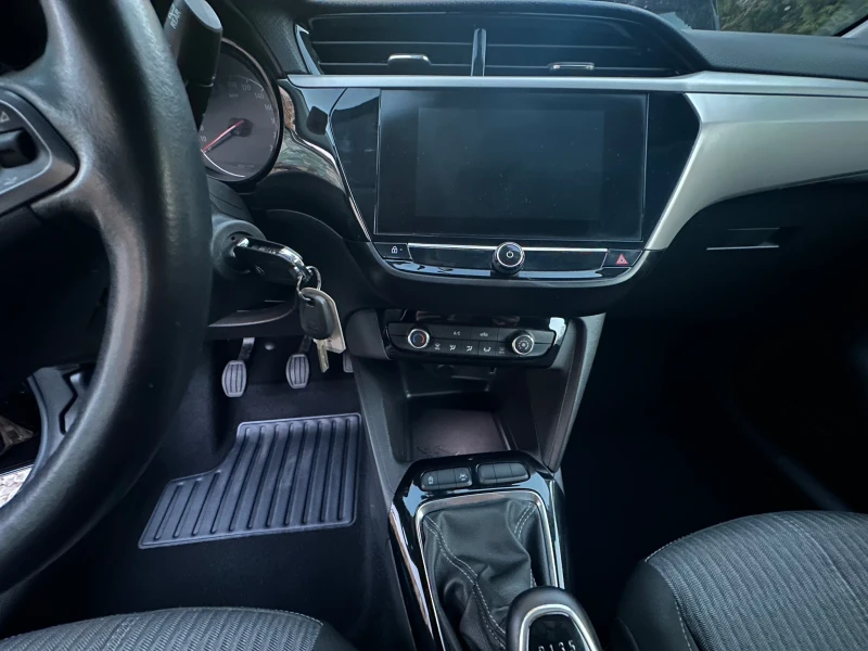 Opel Corsa F 1.2, 101 kc, снимка 6 - Автомобили и джипове - 49371377