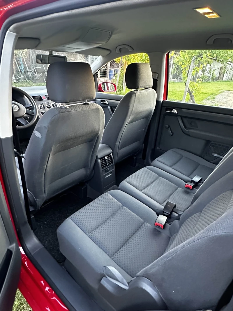 VW Touran 1.6i , снимка 5 - Автомобили и джипове - 52357130