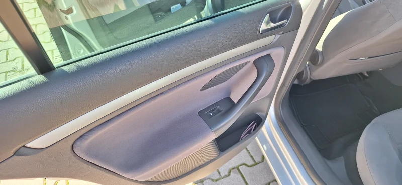 VW Golf, снимка 5 - Автомобили и джипове - 52263790