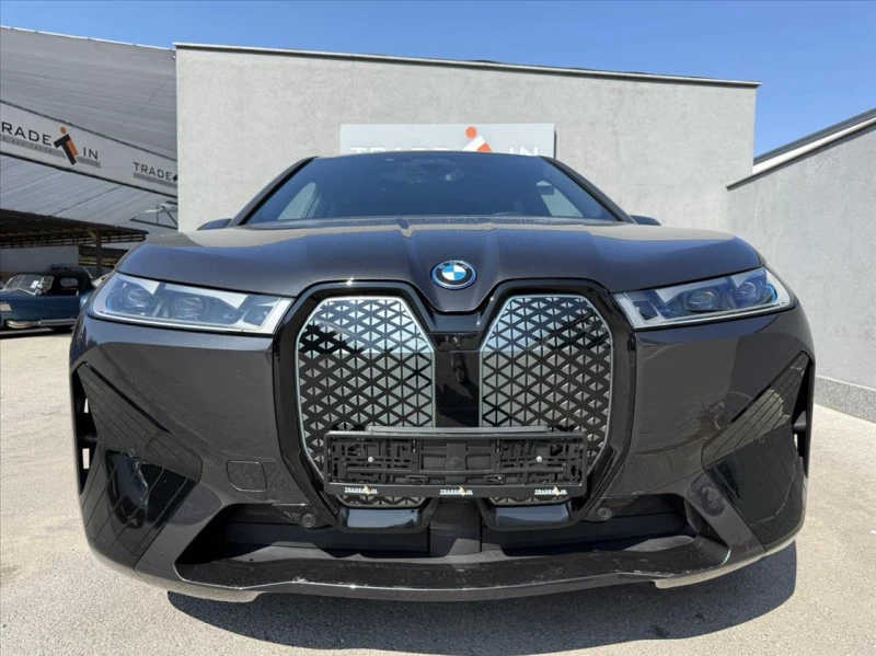 BMW iX iX50 Sport Packet xDrive, снимка 2 - Автомобили и джипове - 52557750