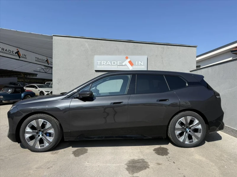 BMW iX iX50 Sport Packet xDrive, снимка 7 - Автомобили и джипове - 52557750