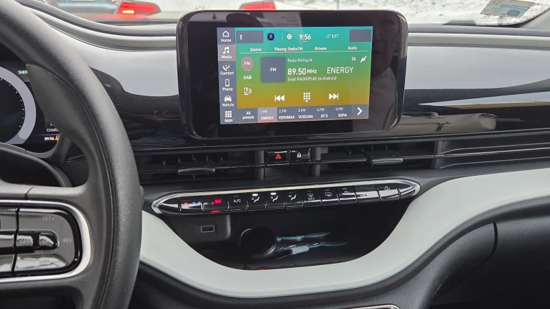 Fiat 500 e/1 ВИ СОБСТВЕНИК/ГАРАНЦИОНЕН, снимка 13 - Автомобили и джипове - 53048725