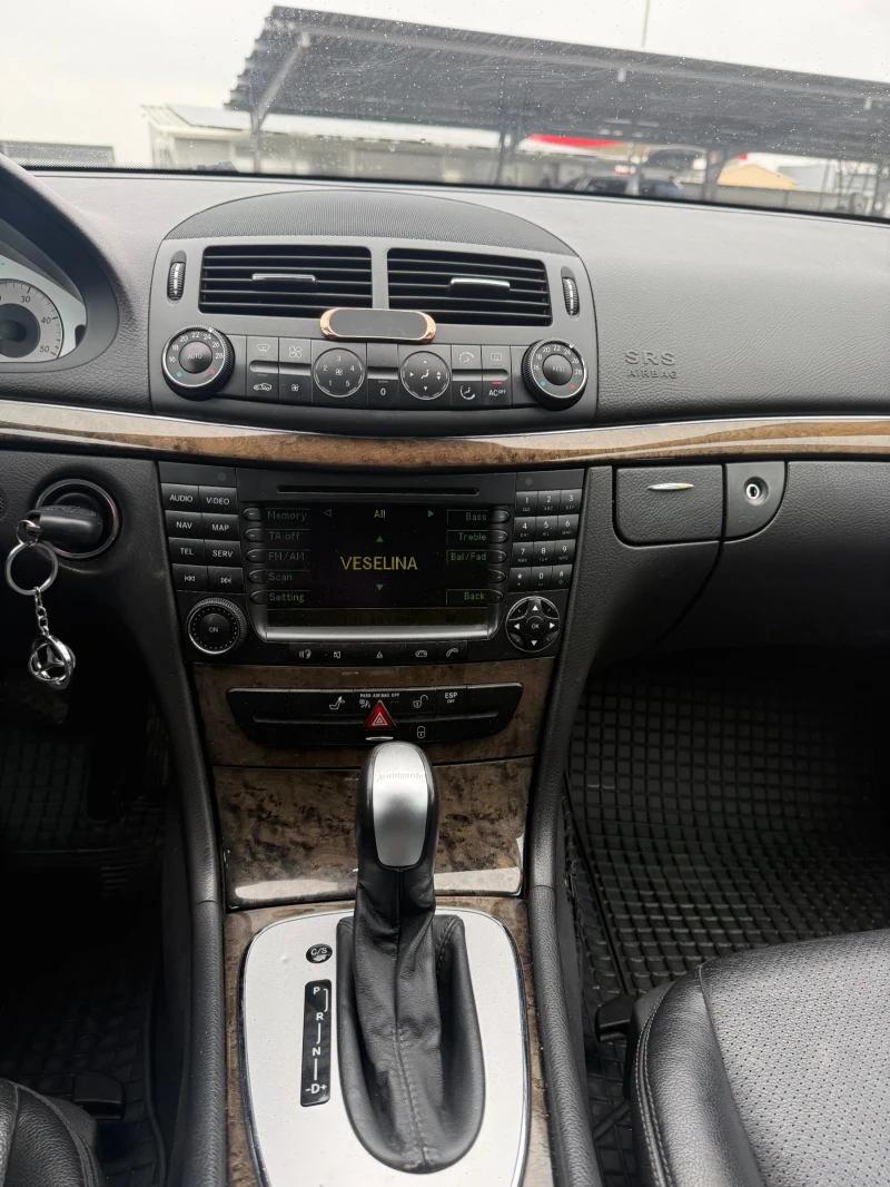 Mercedes-Benz E 280, снимка 10 - Автомобили и джипове - 53392518