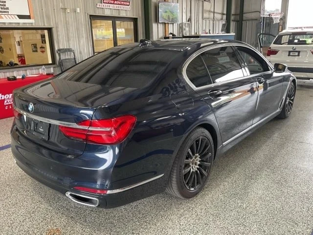 BMW 740  - изображение 2