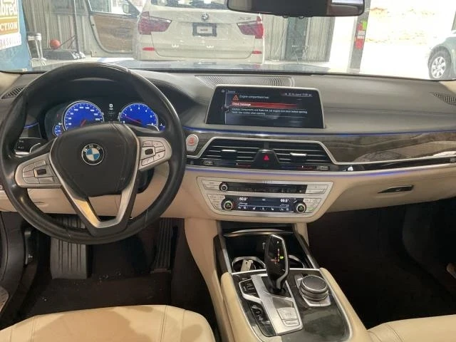 BMW 740  - изображение 7