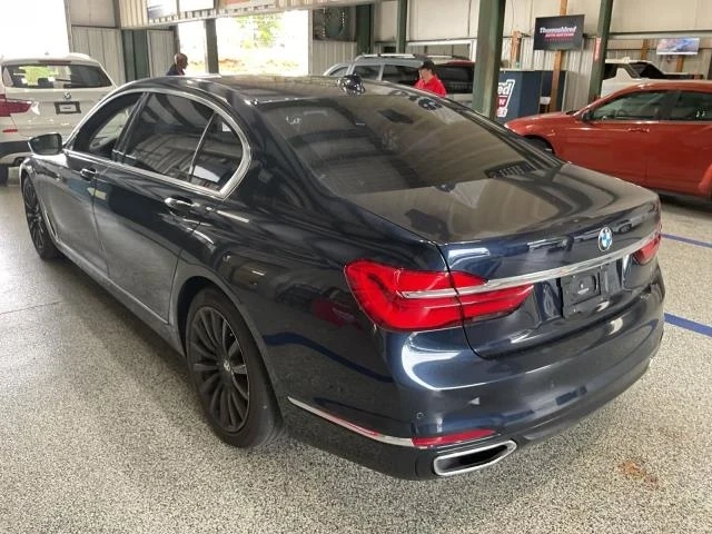BMW 740  - изображение 4
