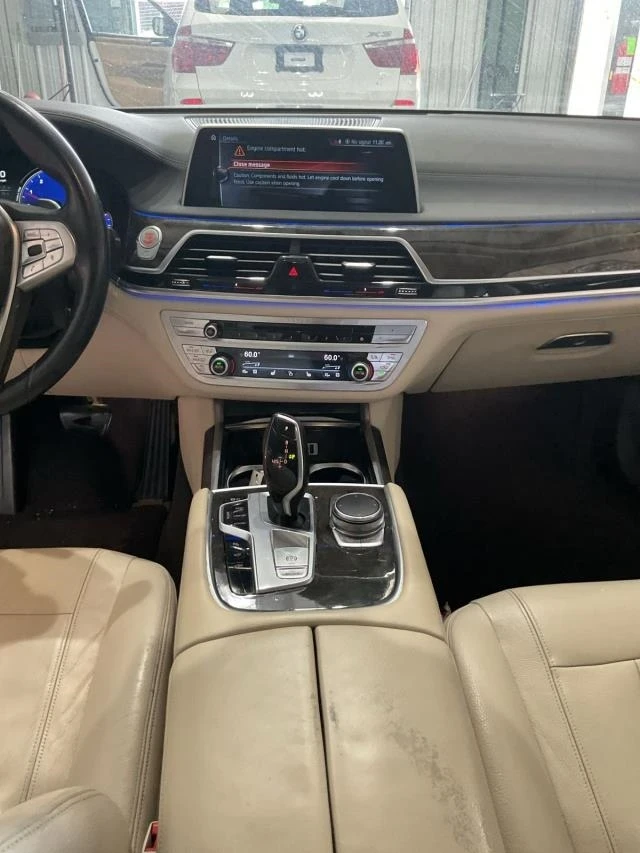 BMW 740  - изображение 9