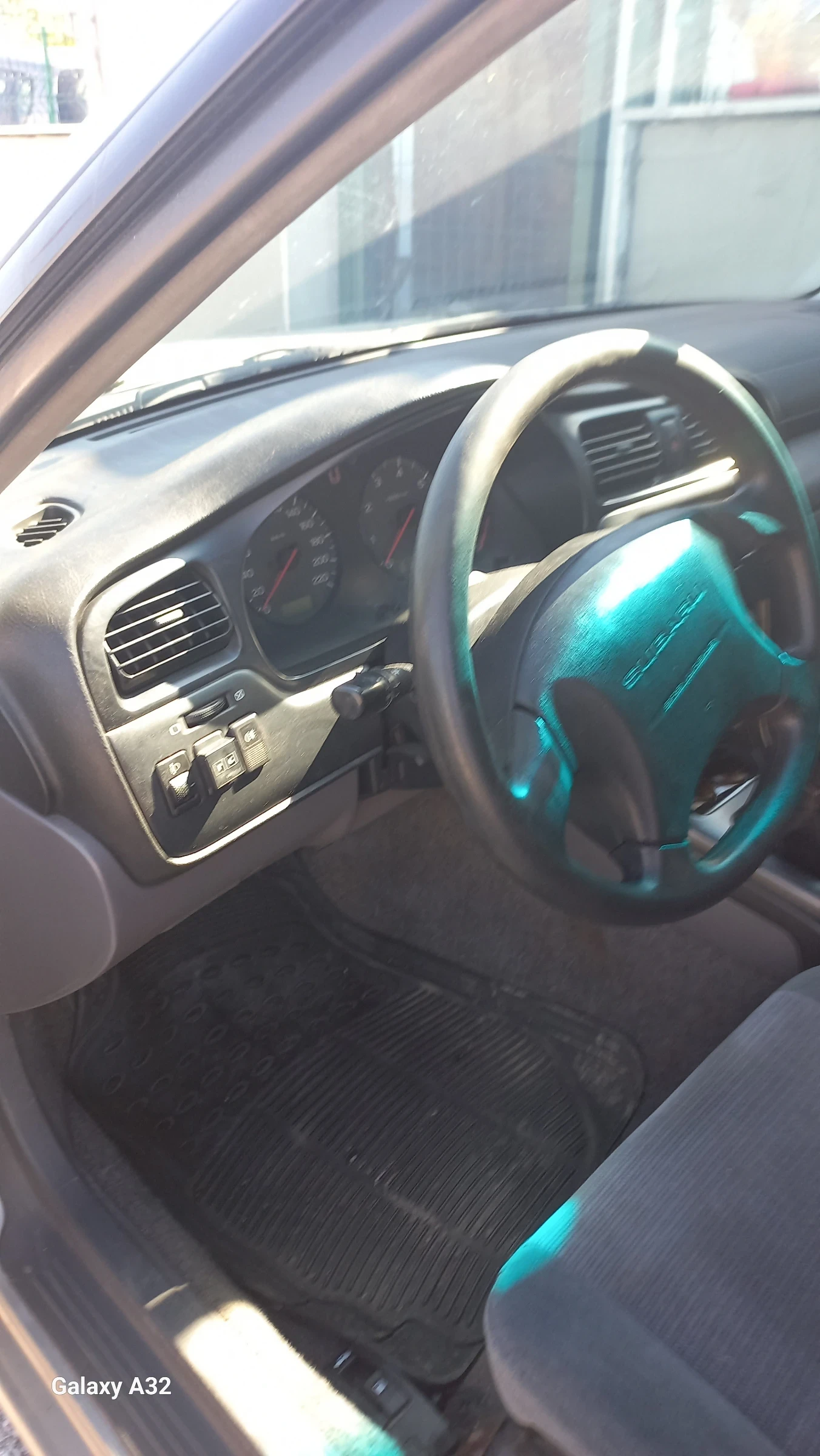 Subaru Legacy 4/4 - изображение 7