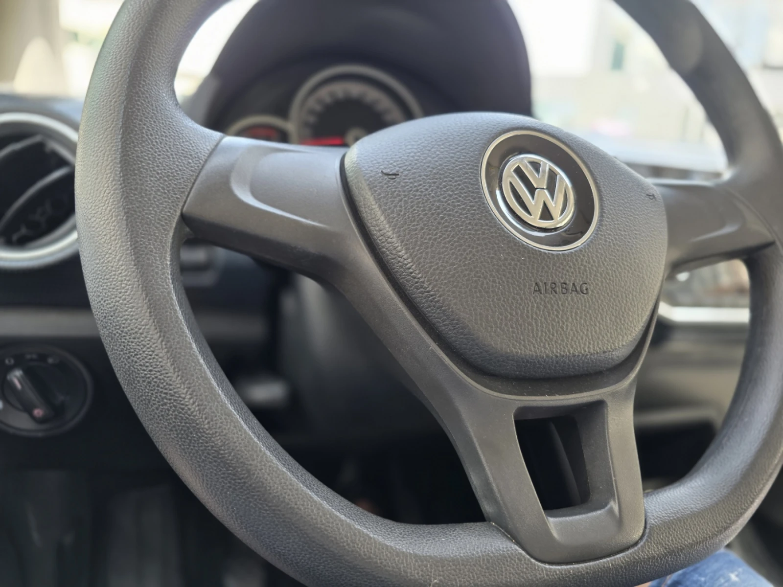 VW Up 1.0 - изображение 9