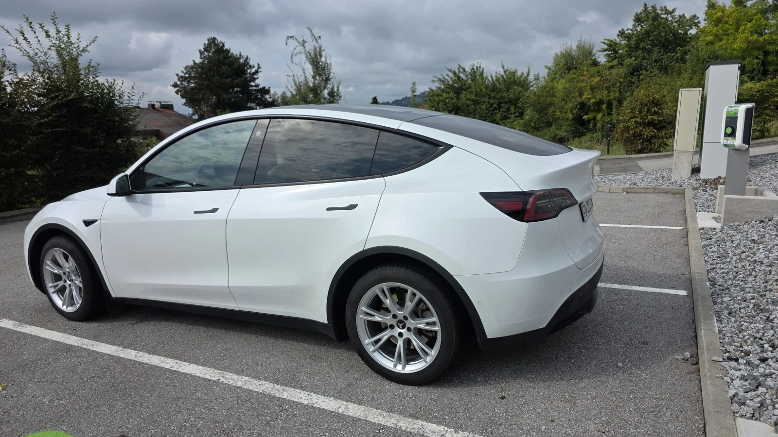Tesla Model Y  - изображение 7