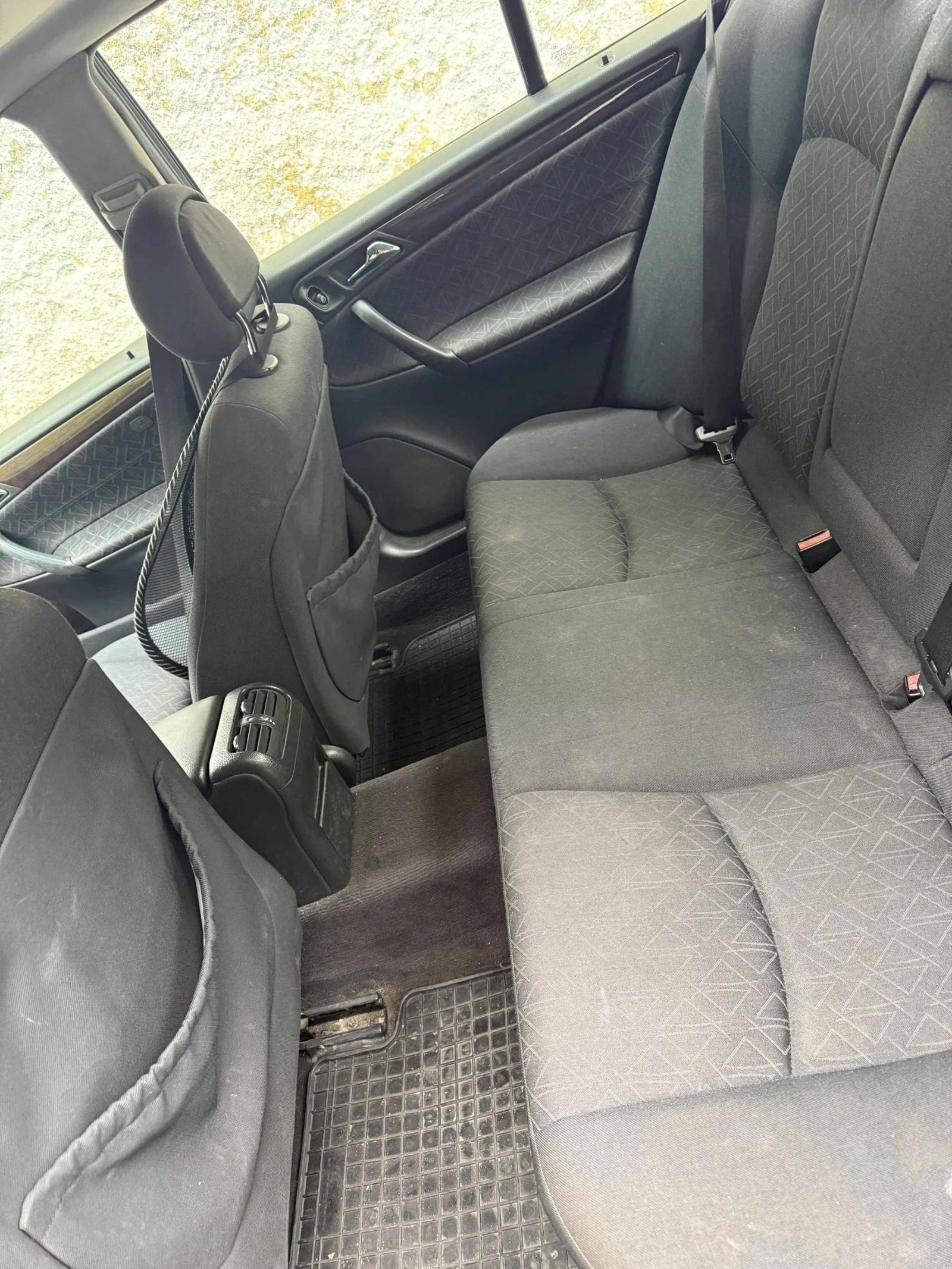 Mercedes-Benz C 220  - изображение 4