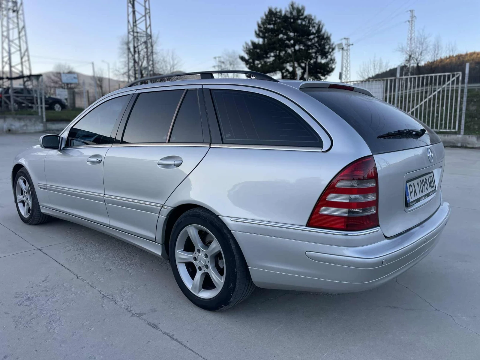 Mercedes-Benz C 220 2.2 - изображение 4