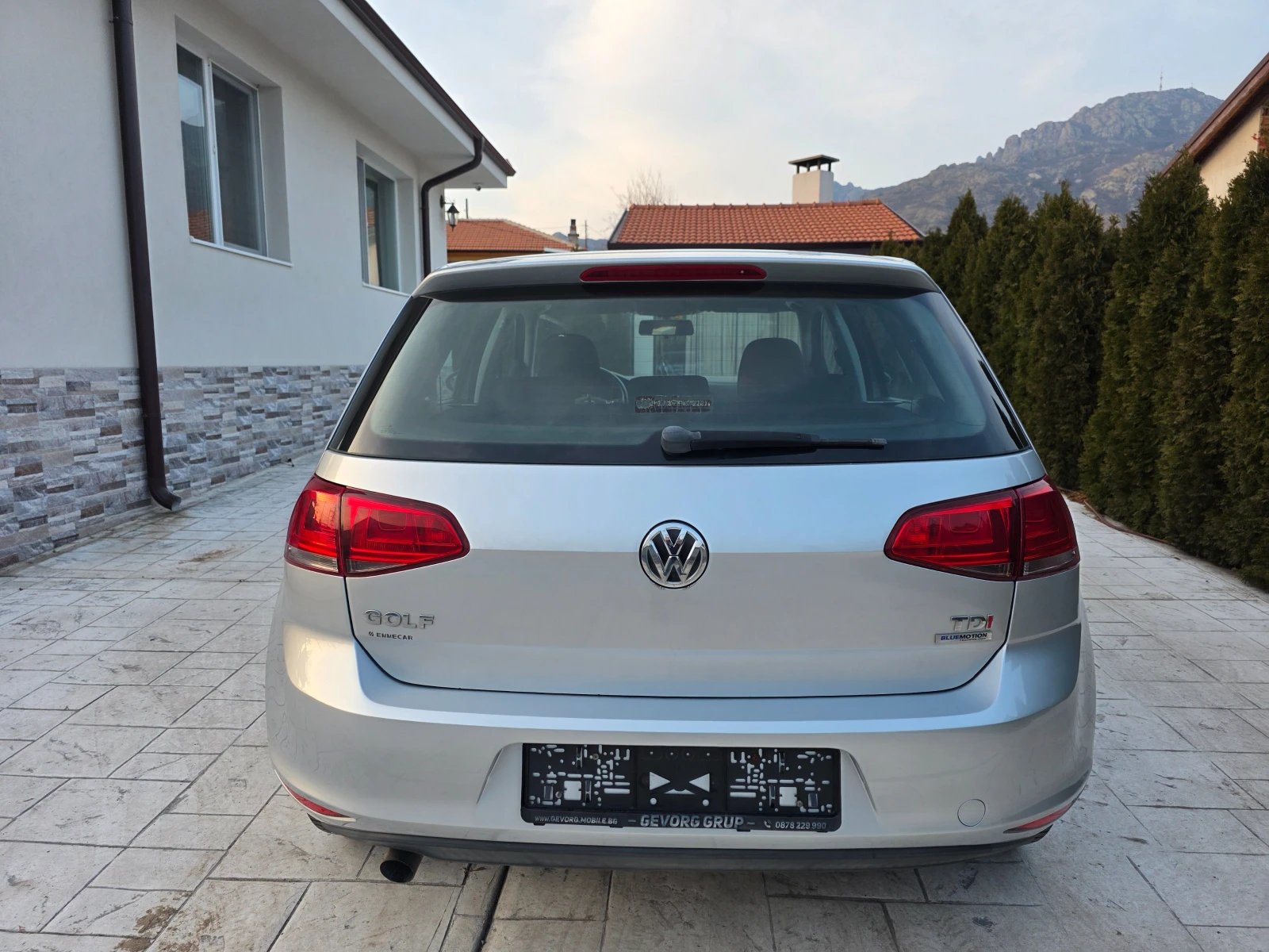 VW Golf 1.6 TDI , снимка 6 - Автомобили и джипове - 53713671