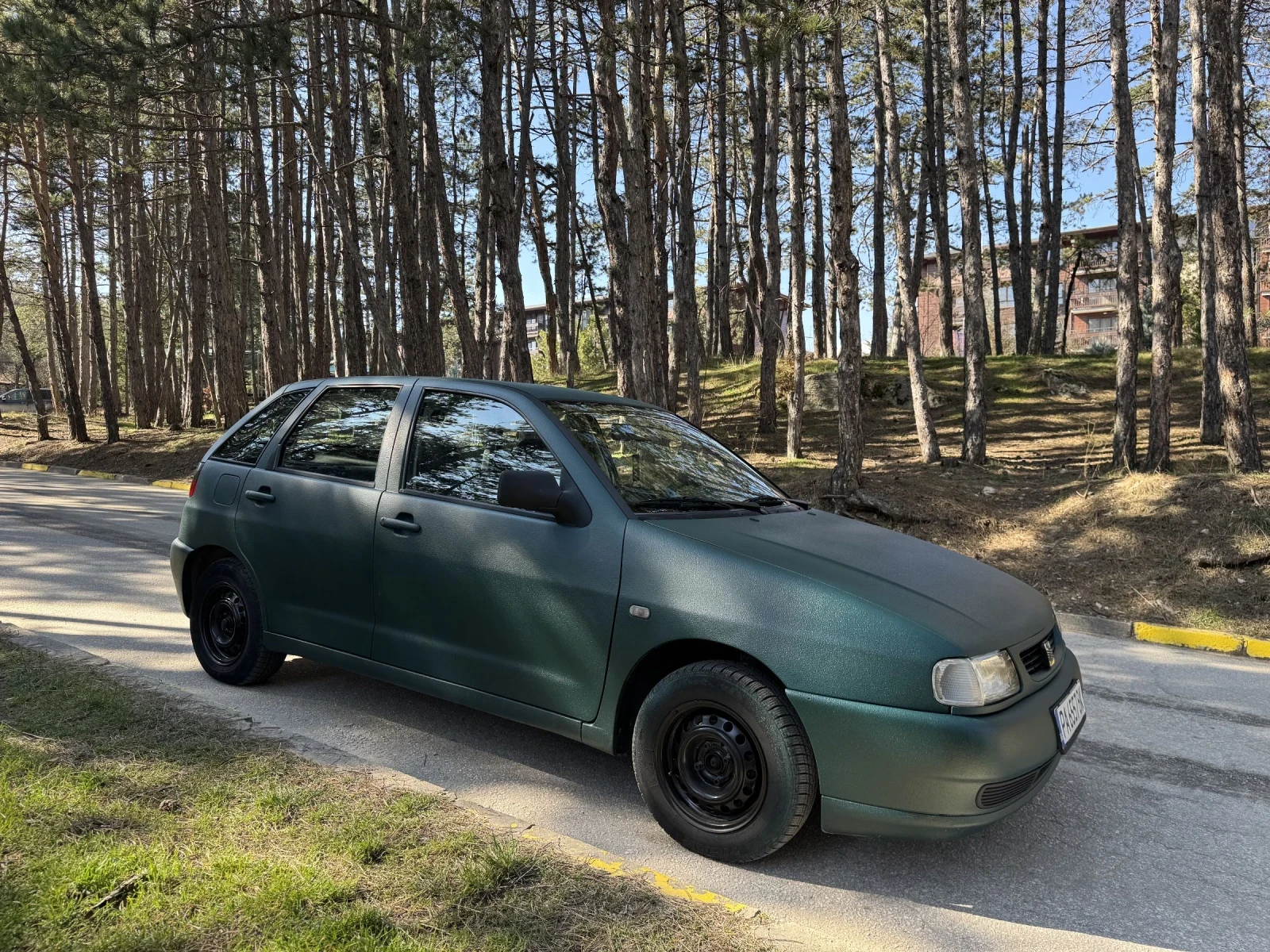 Seat Ibiza 1.0, снимка 2 - Автомобили и джипове - 53762035