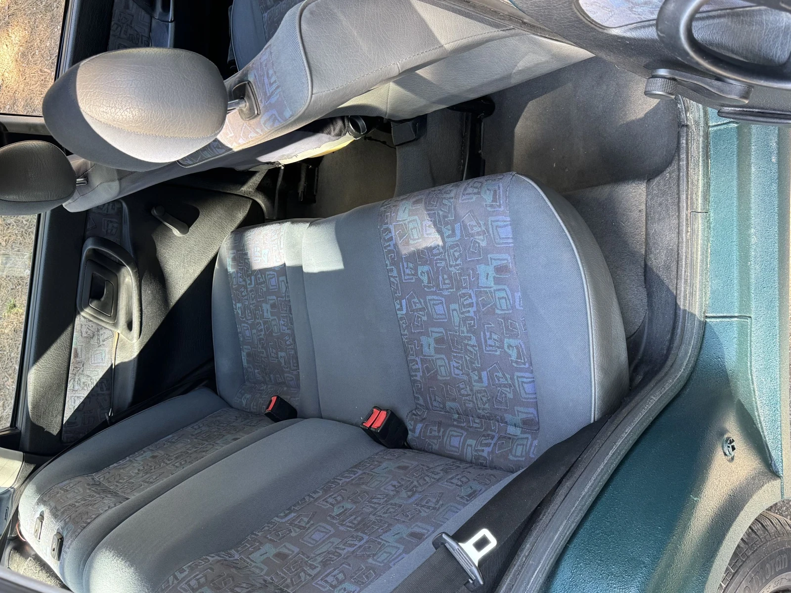 Seat Ibiza 1.0, снимка 6 - Автомобили и джипове - 53762035