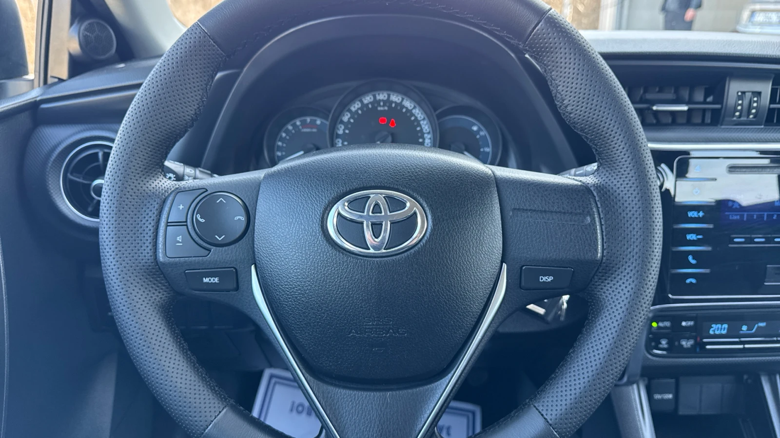 Toyota Auris 1.33 VVTi Terra , снимка 13 - Автомобили и джипове - 53829453