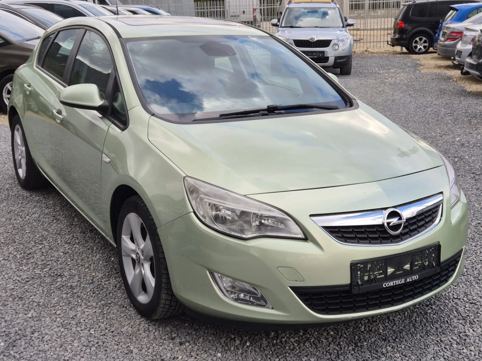 Opel Astra 1.7 CDTI, снимка 4 - Автомобили и джипове - 54031442