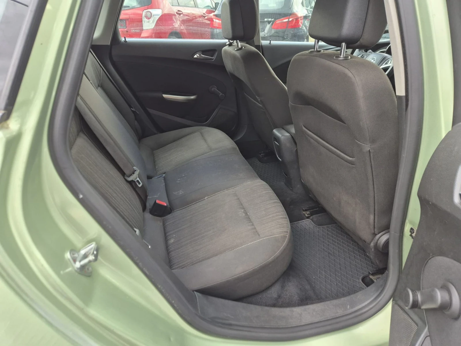 Opel Astra 1.7 CDTI, снимка 13 - Автомобили и джипове - 54031442