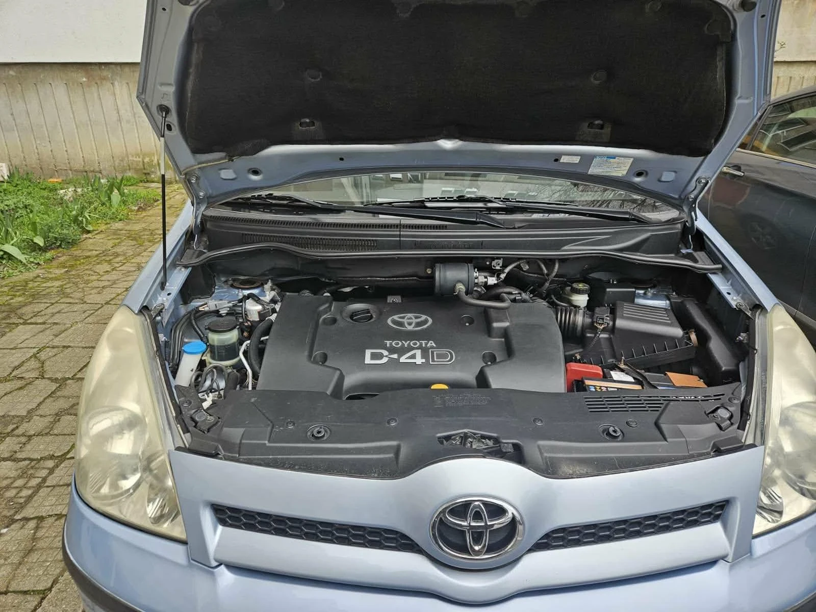 Toyota Corolla verso D4d, снимка 2 - Автомобили и джипове - 54069905