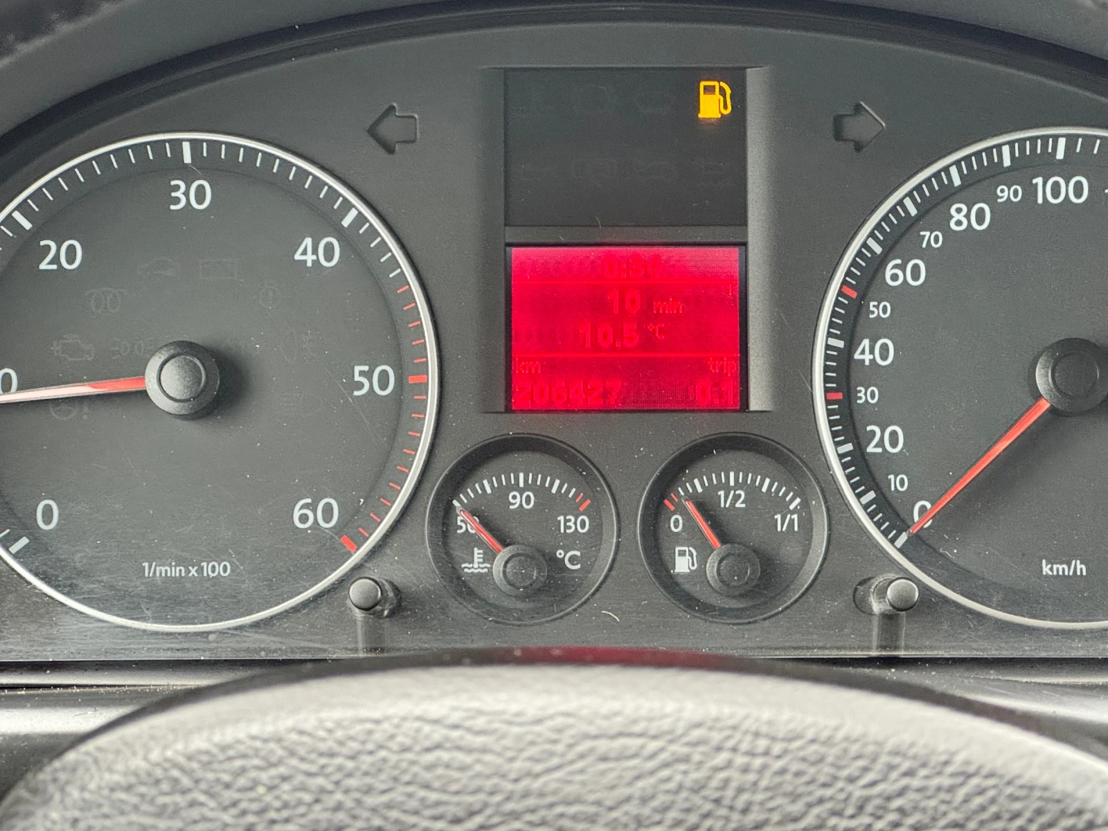 VW Touran 2.0TDI 136к.с. 8 Клапана, снимка 12 - Автомобили и джипове - 54095434