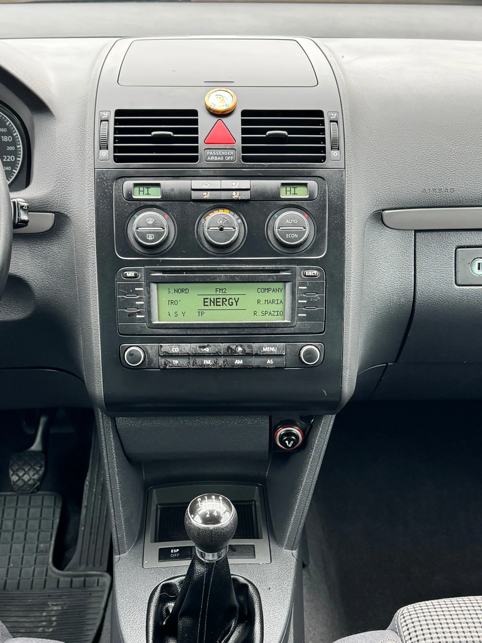 VW Touran 2.0TDI 136к.с. 8 Клапана, снимка 13 - Автомобили и джипове - 54095434