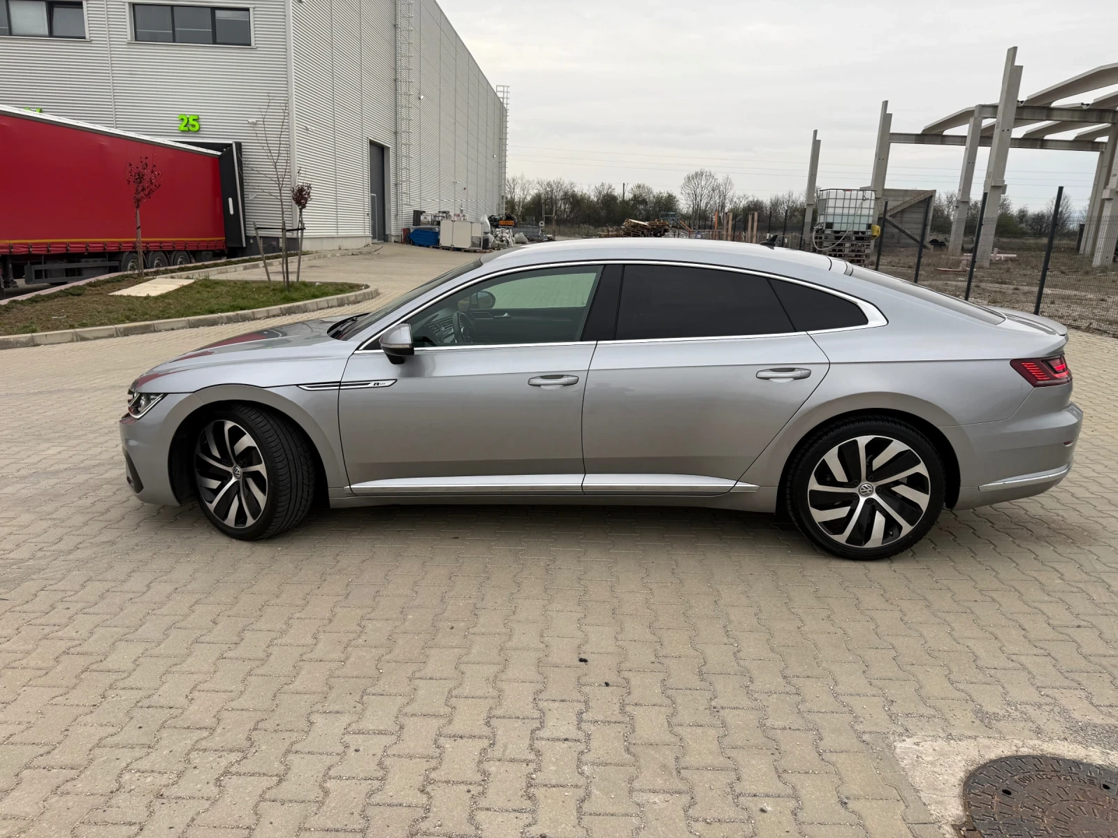VW Arteon 2.0tdi R line, снимка 8 - Автомобили и джипове - 54486513