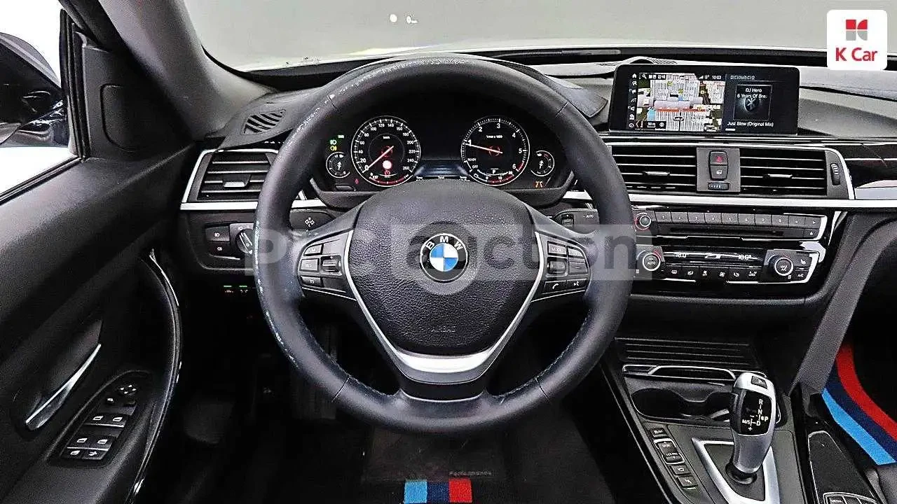BMW 520 ПОДГРЕВИ * ПАНО * HEAD-UP * KEYLESS, снимка 14 - Автомобили и джипове - 54555244