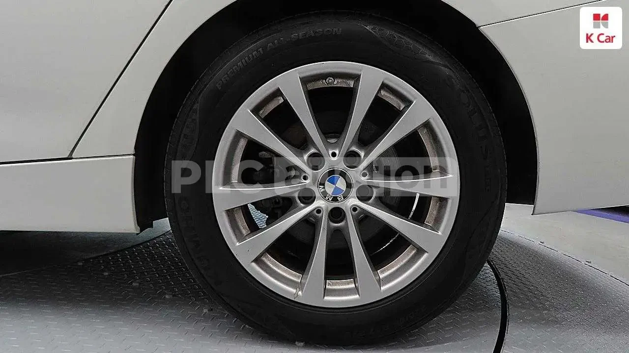 BMW 520 ПОДГРЕВИ * ПАНО * HEAD-UP * KEYLESS, снимка 6 - Автомобили и джипове - 54555244
